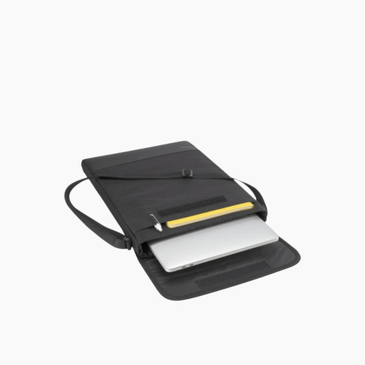 BELKIN غلاف حماية للابتوب مع حزام كتف