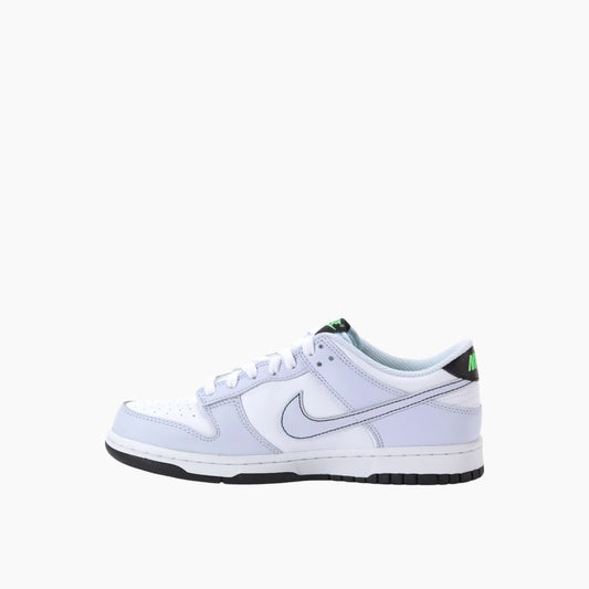 Nike Dunk Low Sneakers