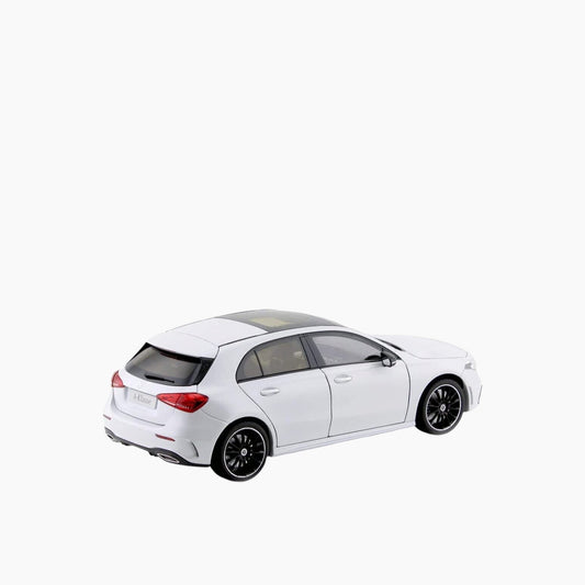 سيارة نوريف مرسيدس A-Class فضي بمقياس 1:18