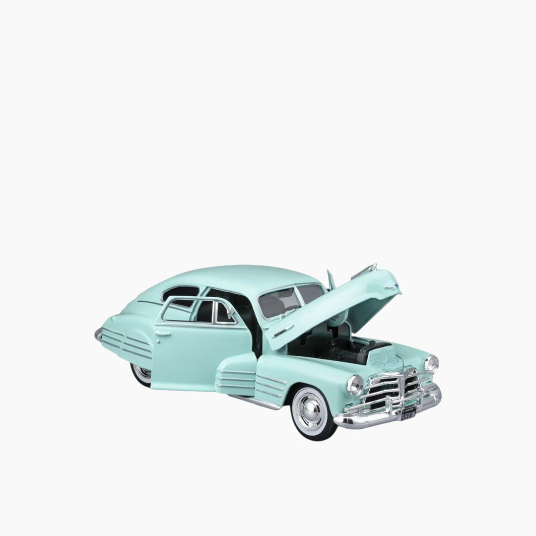 Maisto 1:24 Special Edition 1948 Chevrolet Fleetline Aerosedan