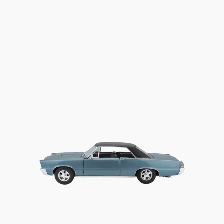 Maisto 1:18 Special Edition 1965 Pontiac GTO Hurst Edition