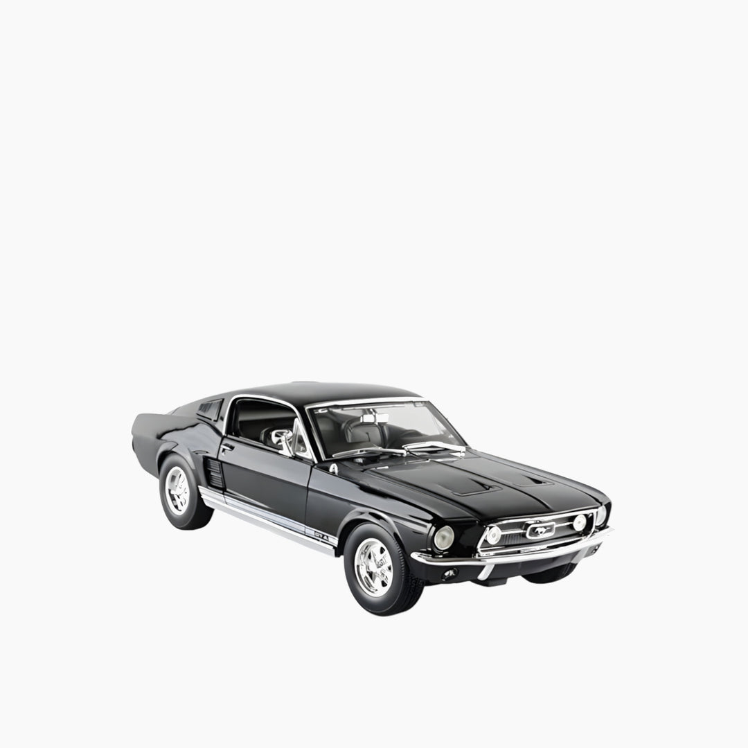 مايستو بوراجو فورد موستانج فاستباك (1967) إصدار خاص 1:18 (B)