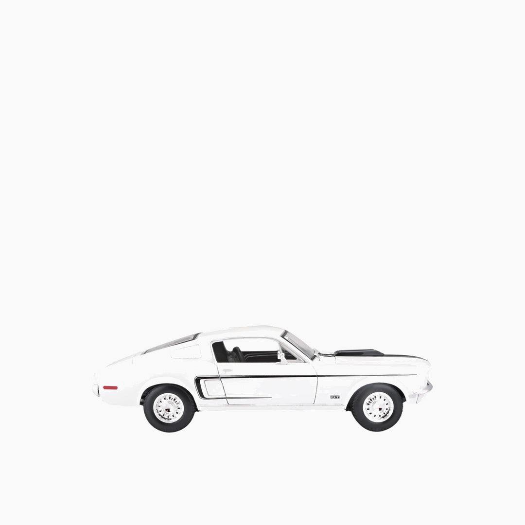 Maisto 1:18 Special Edition Ford Mustang GT Cobra Jet Fastback 1968