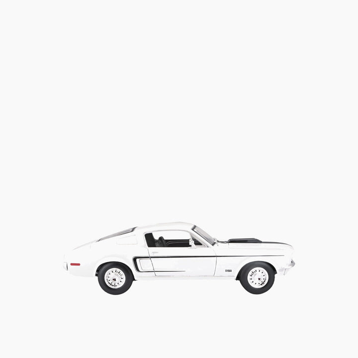 Maisto 1:18 Special Edition Ford Mustang GT Cobra Jet Fastback 1968