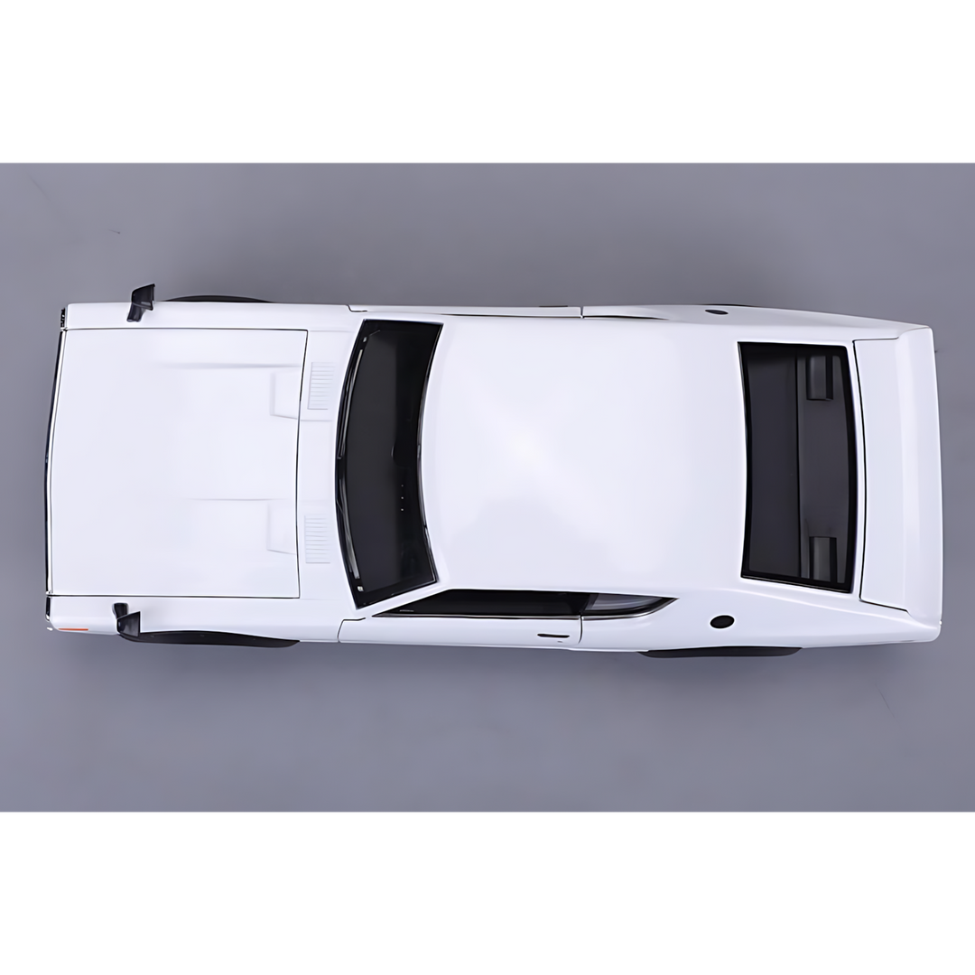 مايستو بوراجو 1:24 إصدار خاص (B) - نيسان سكايلاين 2000GT-R (KPGC110) 1973 أبيض