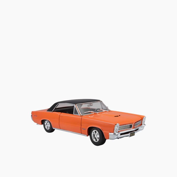 Maisto 1:18 Special Edition 1965 Pontiac GTO Hurst Edition