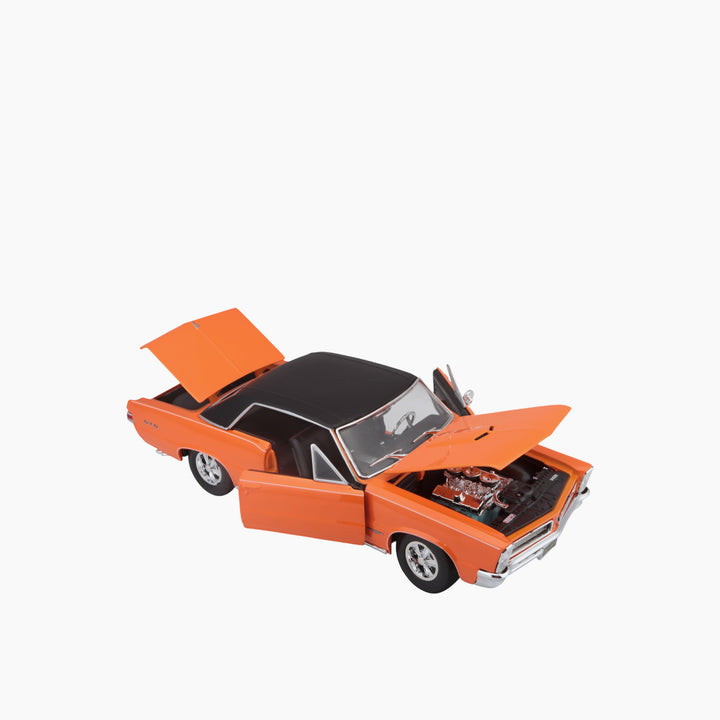 Maisto 1:18 Special Edition 1965 Pontiac GTO Hurst Edition