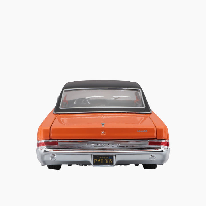 Maisto 1:18 Special Edition 1965 Pontiac GTO Hurst Edition