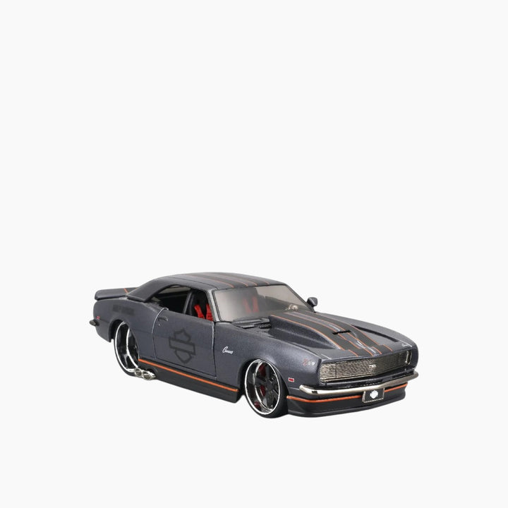 Maisto 1:24 Harley-Davidson Custom 1968 Chevrolet Camaro