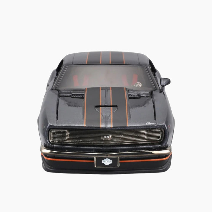 Maisto 1:24 Harley-Davidson Custom 1968 Chevrolet Camaro