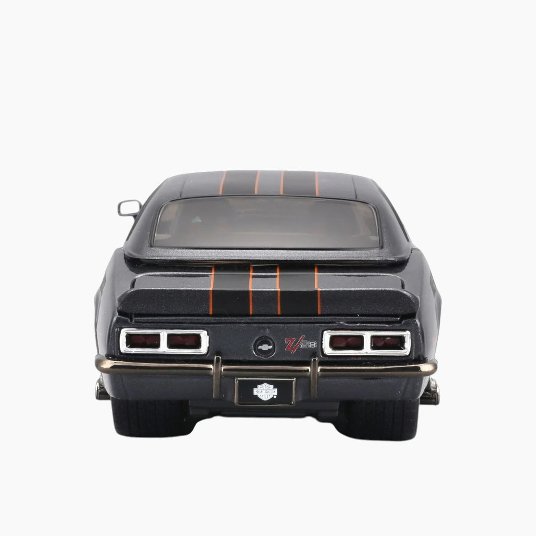 Maisto 1:24 Harley-Davidson Custom 1968 Chevrolet Camaro