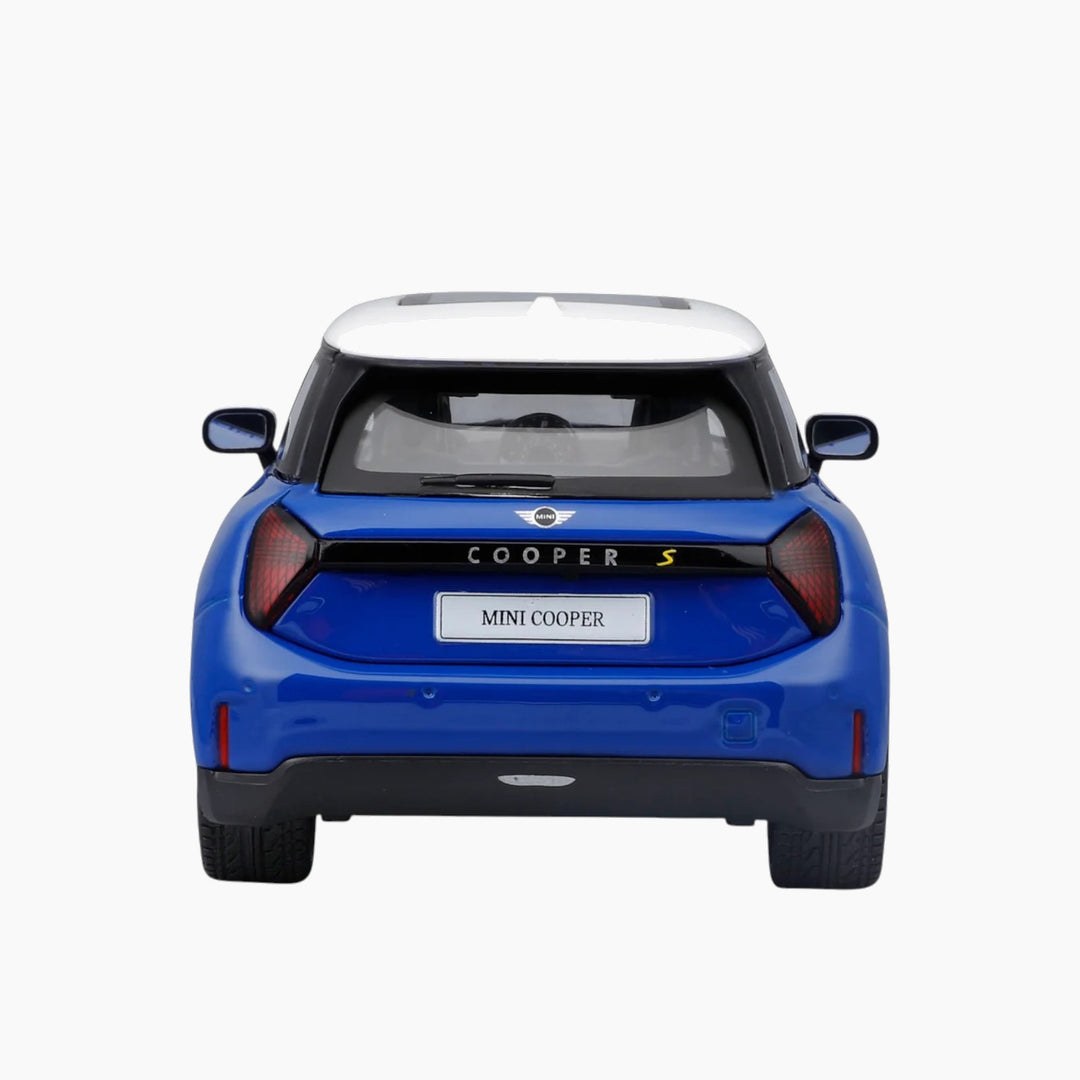 Maisto 1:24 Special Edition MINI Cooper SE (J01)