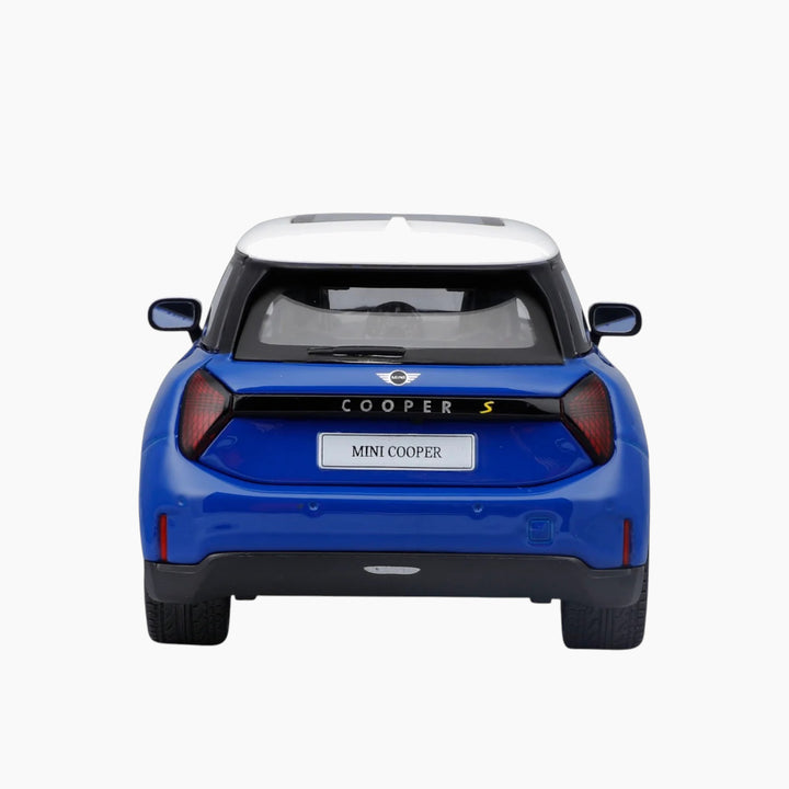 Maisto 1:24 Special Edition MINI Cooper SE (J01)