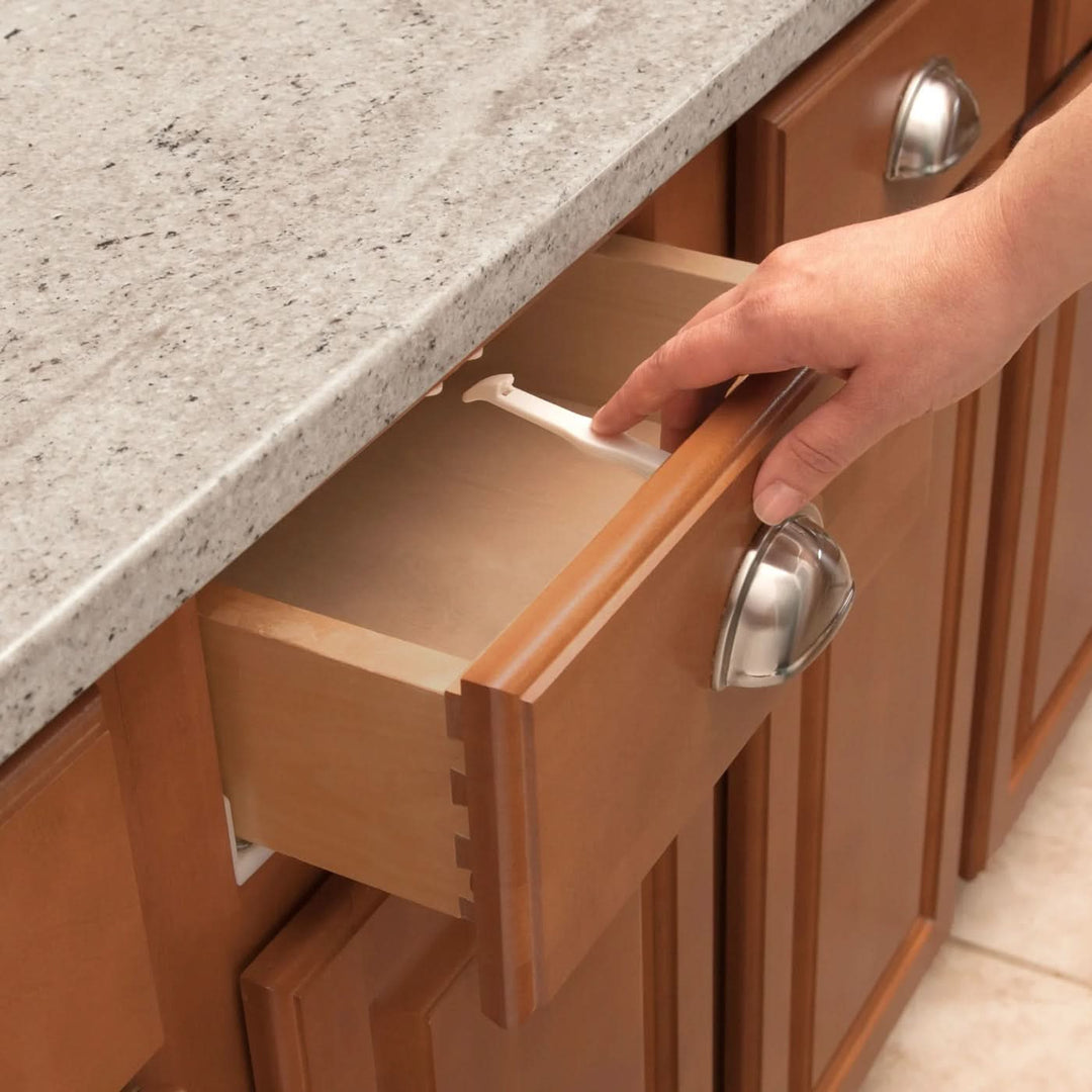 Safety 1St Cabinet &amp; Drawer Latch