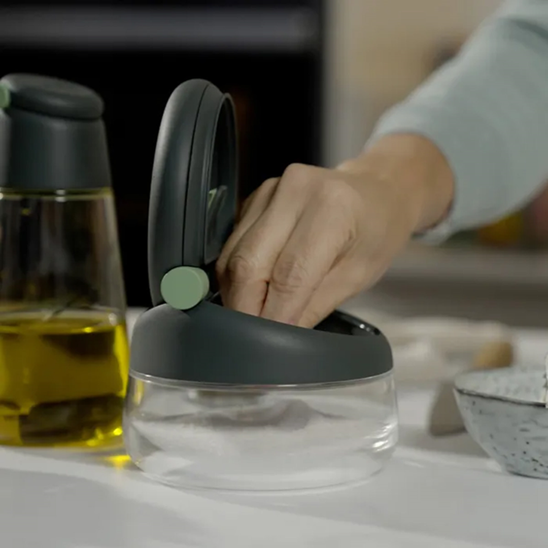 Lekue Shaker Salt Cellar