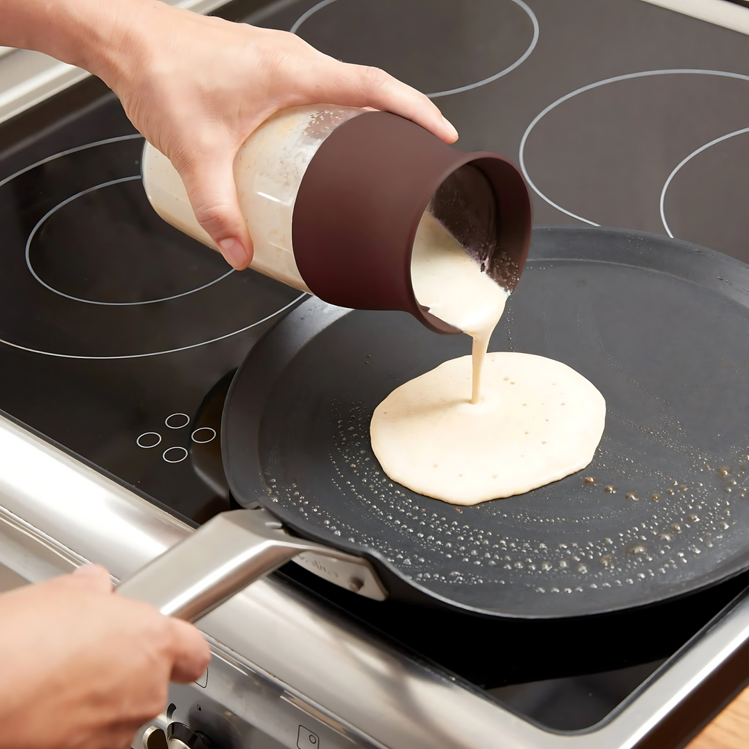 Lekue pancake batter shaker, 9cm diameter, 19cm height