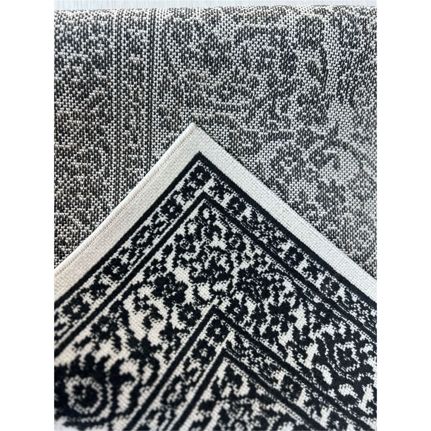 Spazio Home Classic Persian Rug Spazio Home Classic Persian Rug