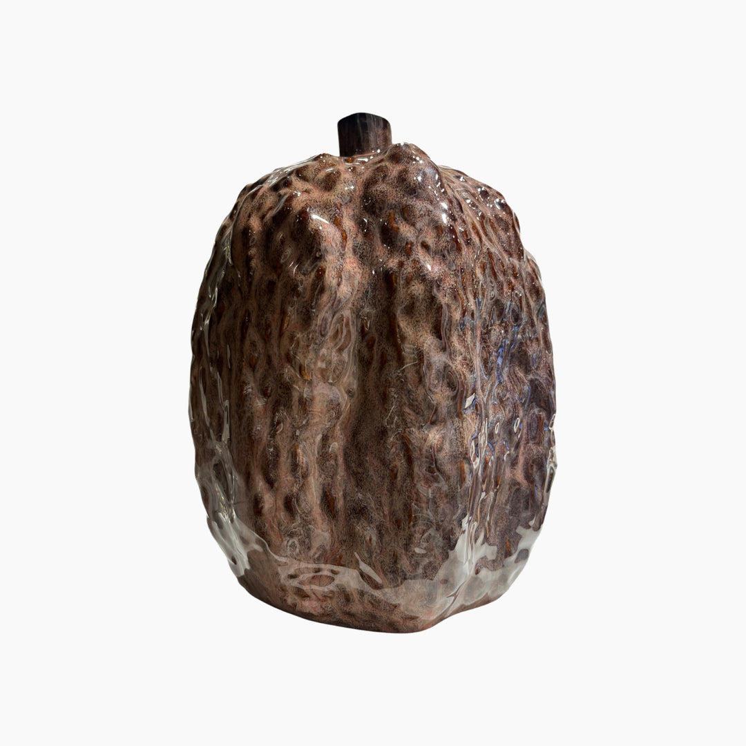 Living Nut Vase made of fine porcelain