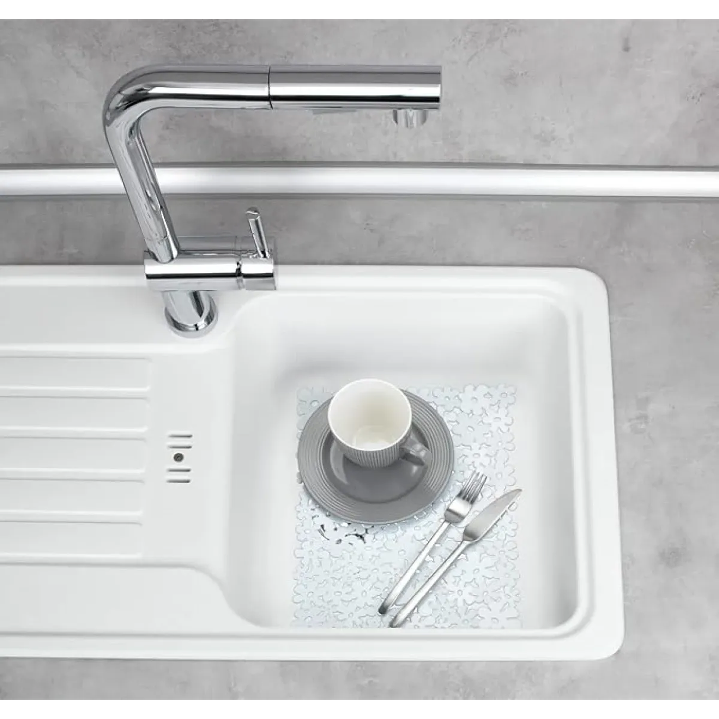 Wenko Flower Sink Mat - White Wenko Flower Sink Mat - White