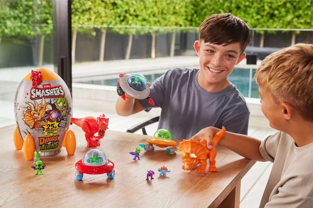 Zuru Smashers Dinos Vs Aliens Rocket Series Spinosaurus action figure playset with alien figures