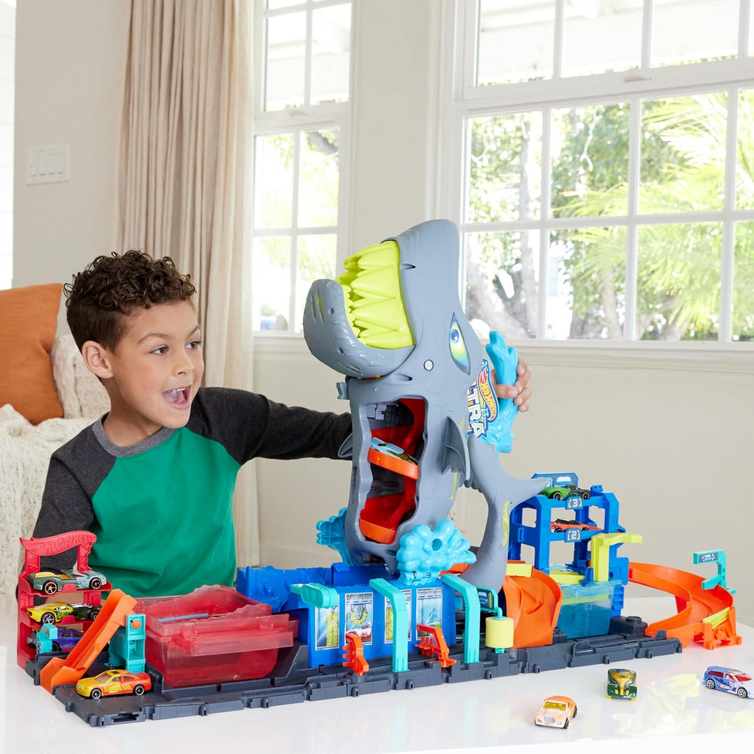Hot Wheels Ultra Shark Car Wash, Playset