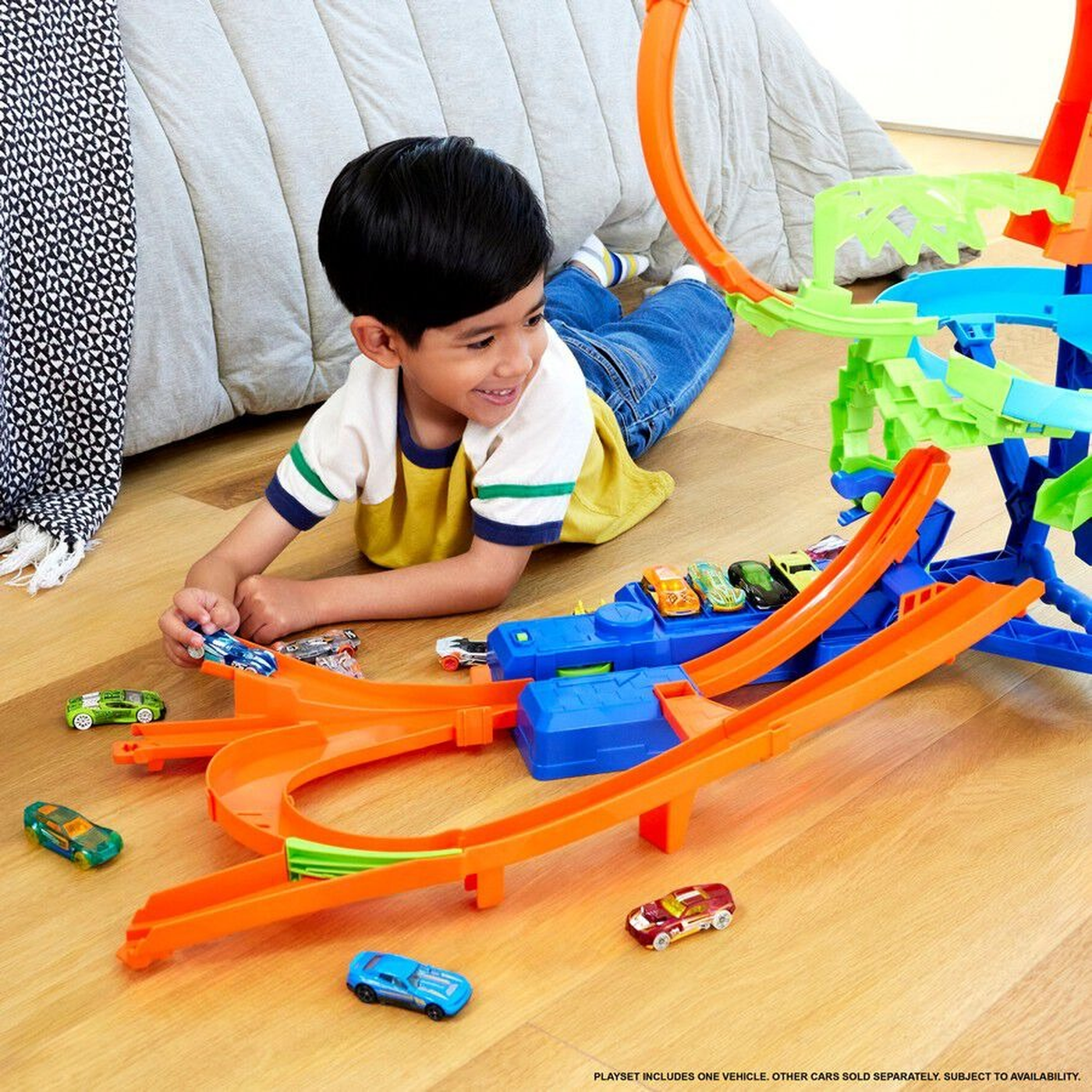 Hot Wheels Stunt Tracks Mid-Air Crash Hot Wheels Stunt Tracks Mid-Air Crash