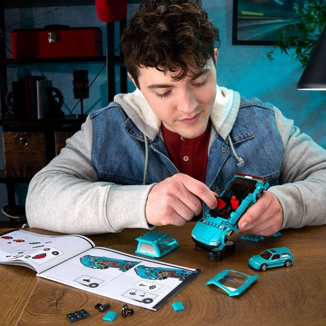 Mattel Brick Shop Hot Wheels Custom &