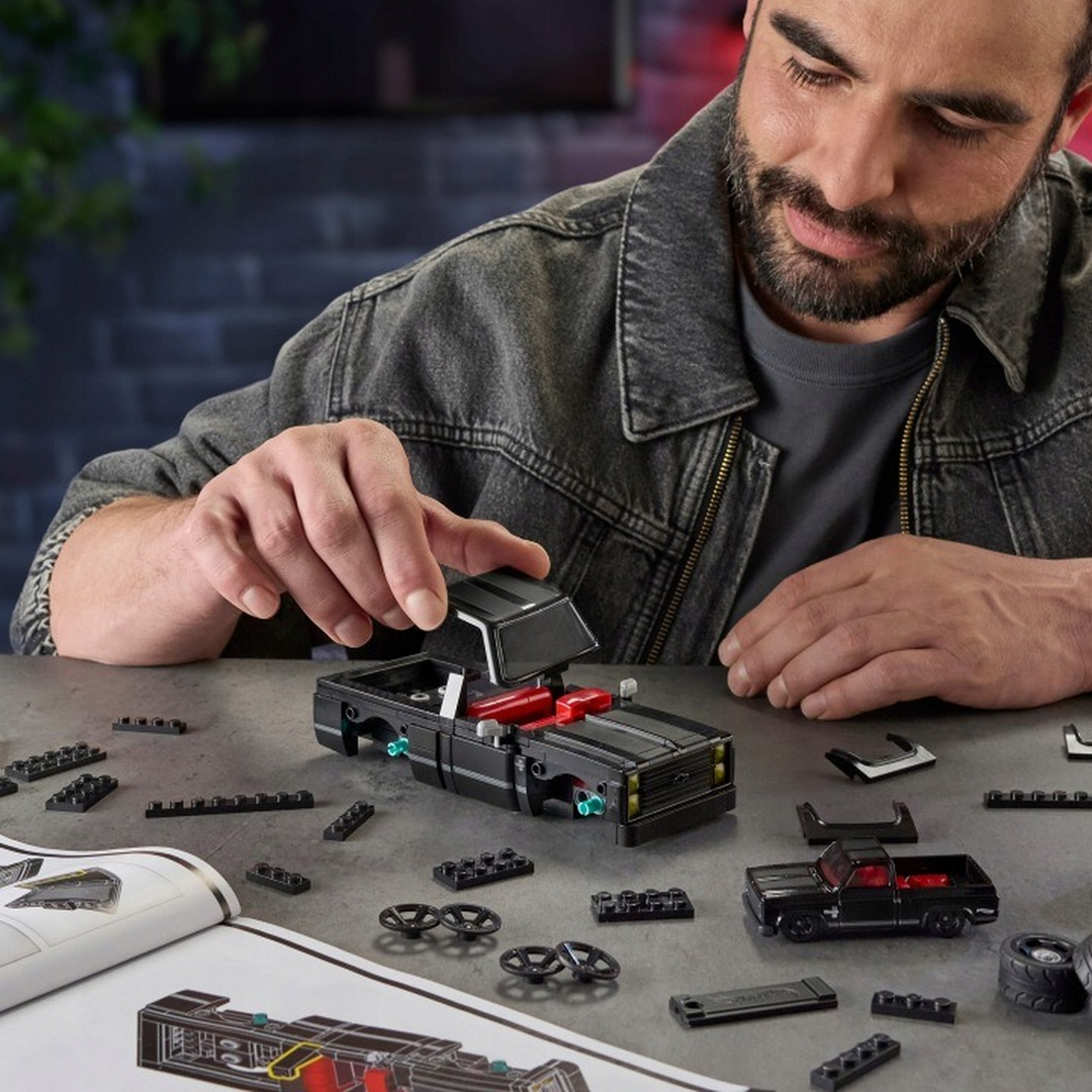 Mattel Brick Shop Hot Wheels &