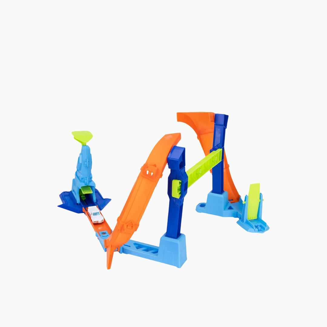 Hot Wheels Stunt Tracks Corkscrew Jump Champion