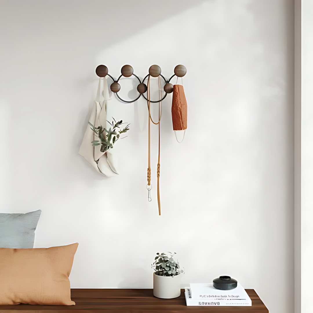 خطاف حائط "Dotsy" من Umbra - خشبي - أسود وwalnut