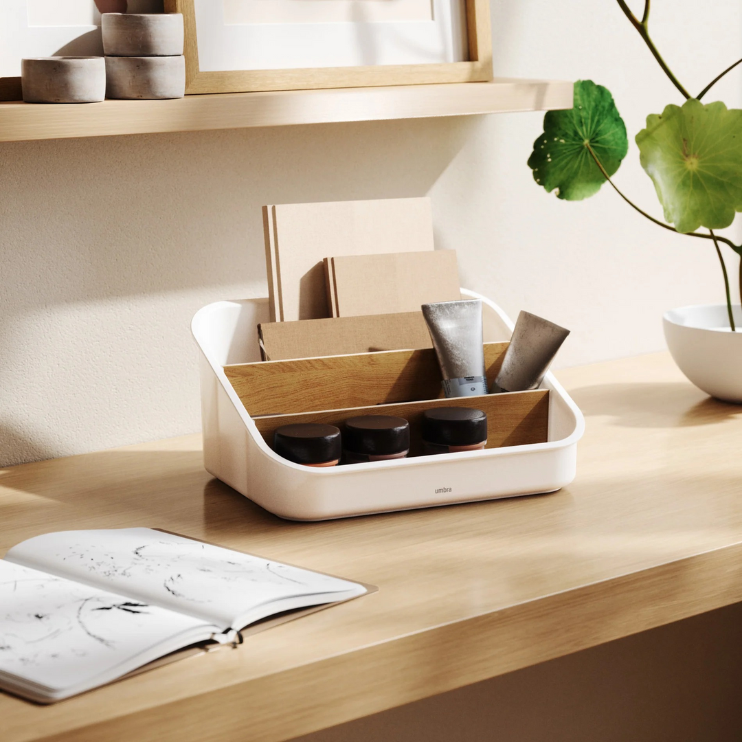 Umbra Bellwood Packet Organizer in White and Natural