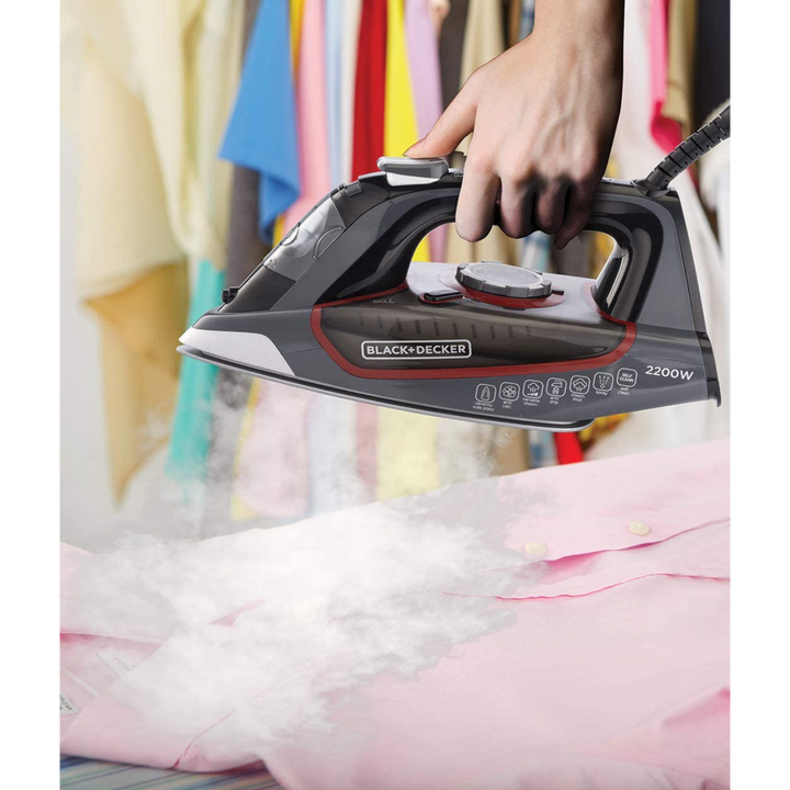 Black + Decker 2200W Steam Iron - Ceramic Soleplate