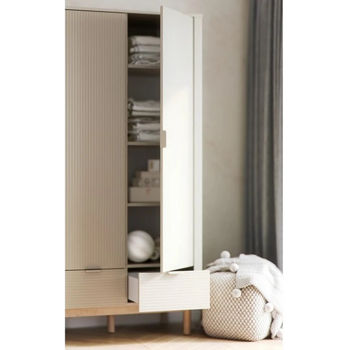 Pinio Miloo 3-Door Wardrobe