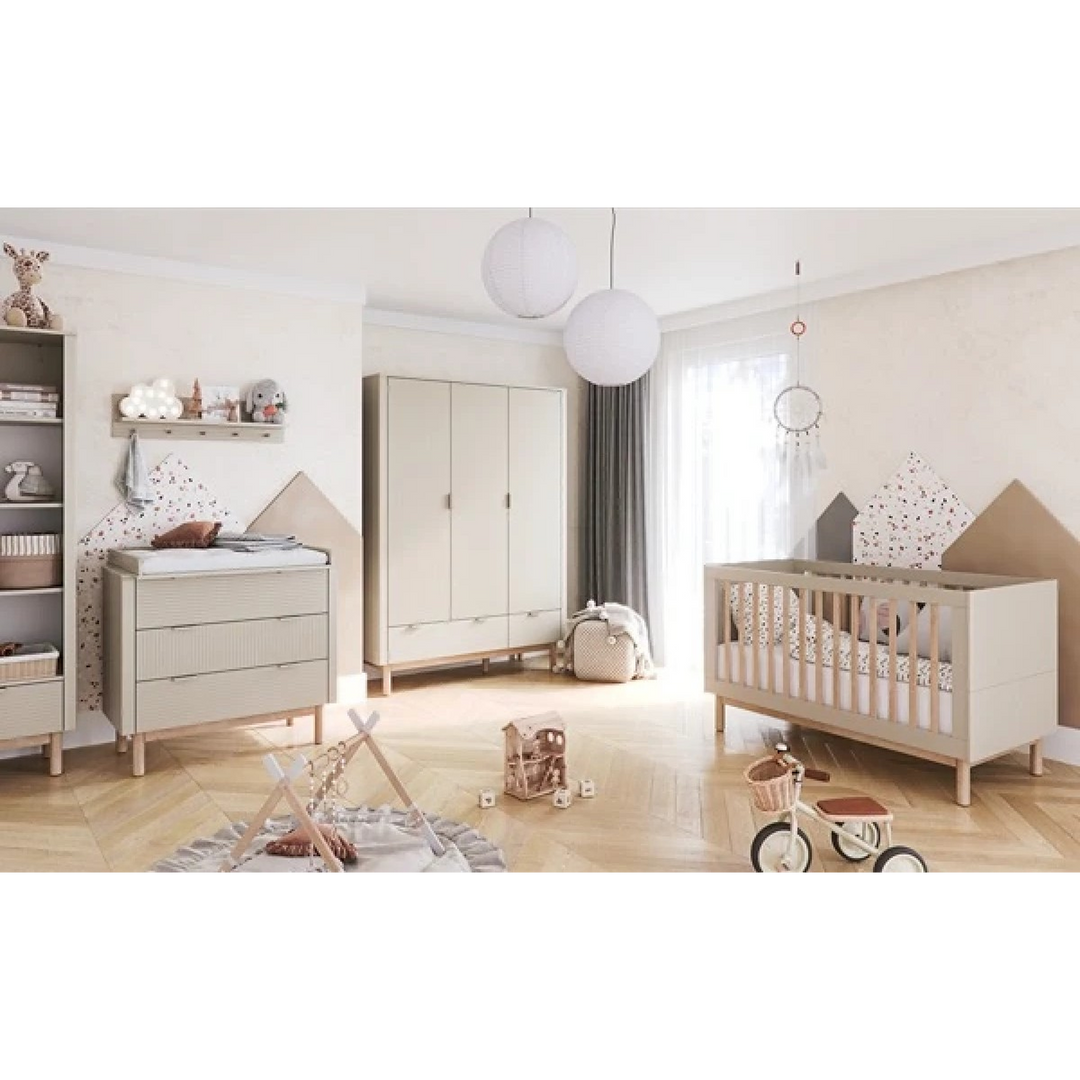 Pinio Miloo 3-Door Wardrobe
