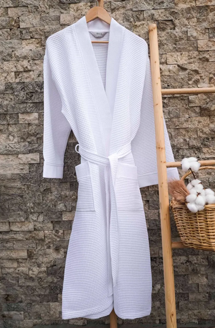 Weva Ethereal Bath Robe in white, size Medium
