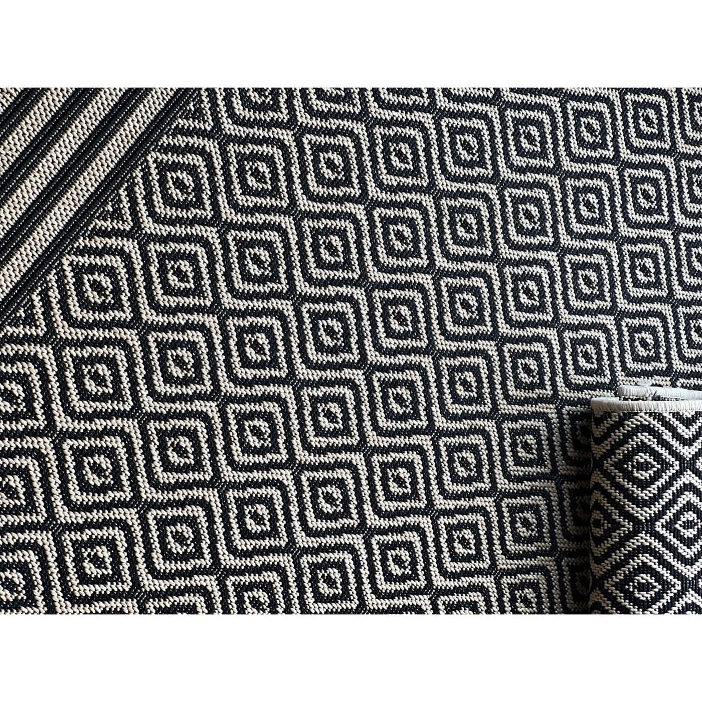 Spazio Home Diamond Grid Monochrome Rug Spazio Home Diamond Grid Monochrome Rug