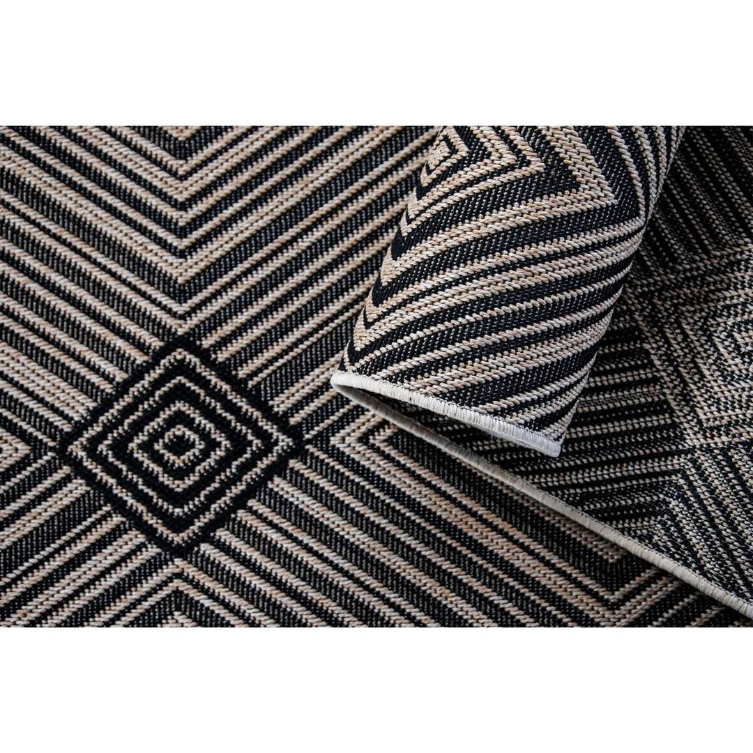 Grace Geometric Diamond Rug