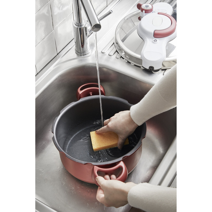 Tefal Clipso Minute Duo Pressure Cooker - Red