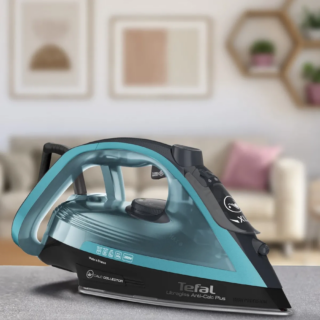 Tefal Ultragliss Steam Iron - 2800W, Black &amp; Glama Blue