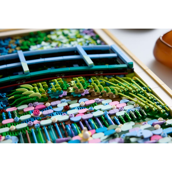 LEGO Claude Monet – Bridge Over a Water Lily Pond