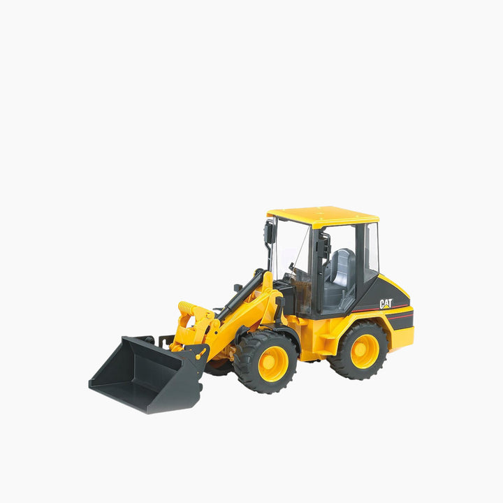 لودر بعجلات Bruder CAT