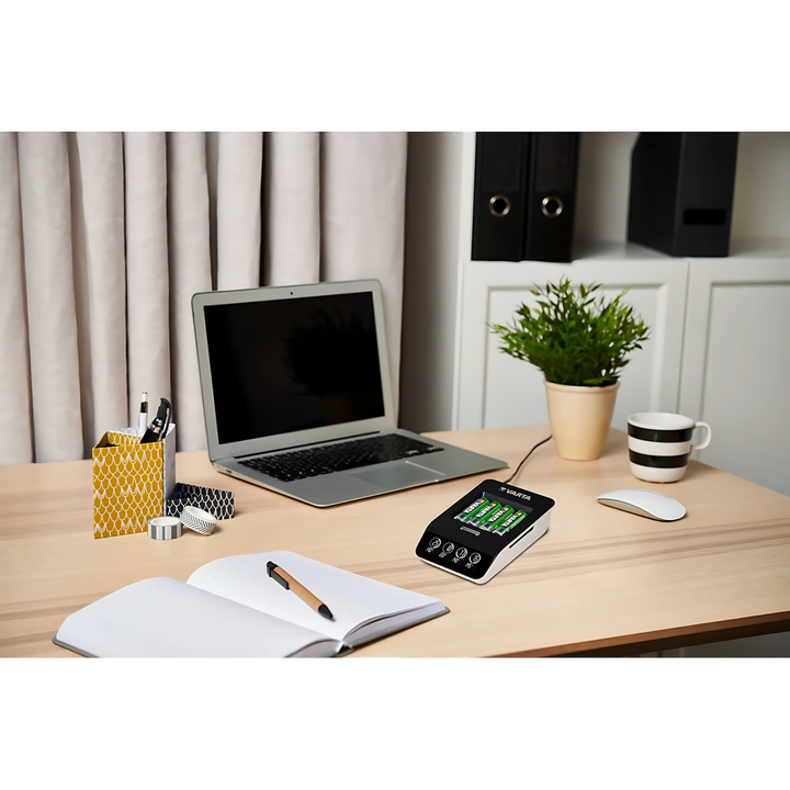Varta LCD Ultra Fast Charger