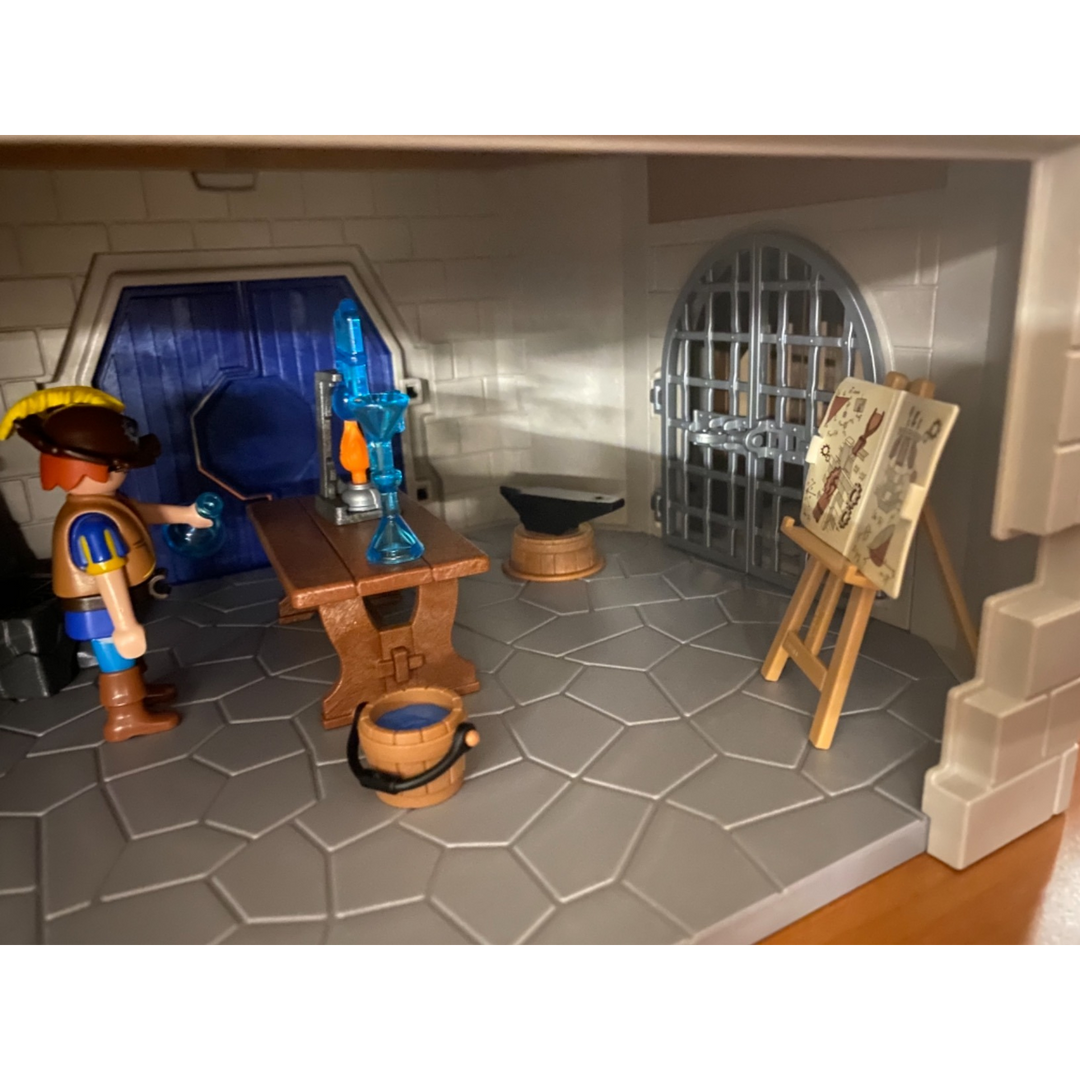 Playmobil Grand Castle of Novelmore Castle Playset - HUNA