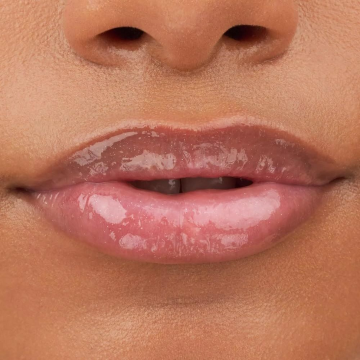 Essence ما هذا التزييف! ملمع شفاه فائق النفخ