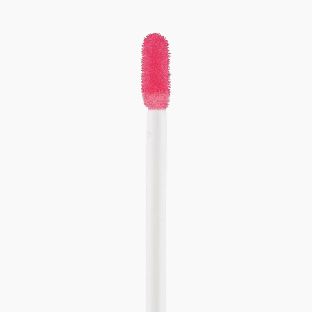 Essence ما هذا التزييف! ملمع شفاه فائق النفخ