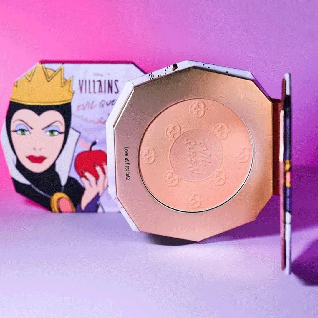 Essence Disney Villains Evil Queen Blush 01