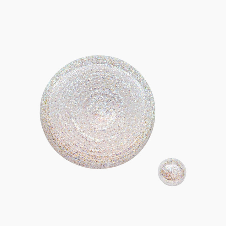 طبقة علوية ميتاليك متغيرة من Essence Meta Glow