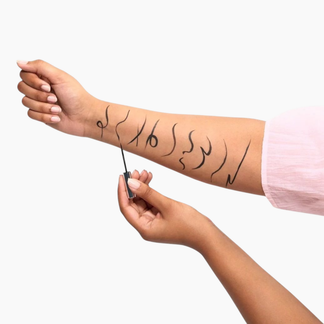 Essence Liquid Ink Eyeliner 01