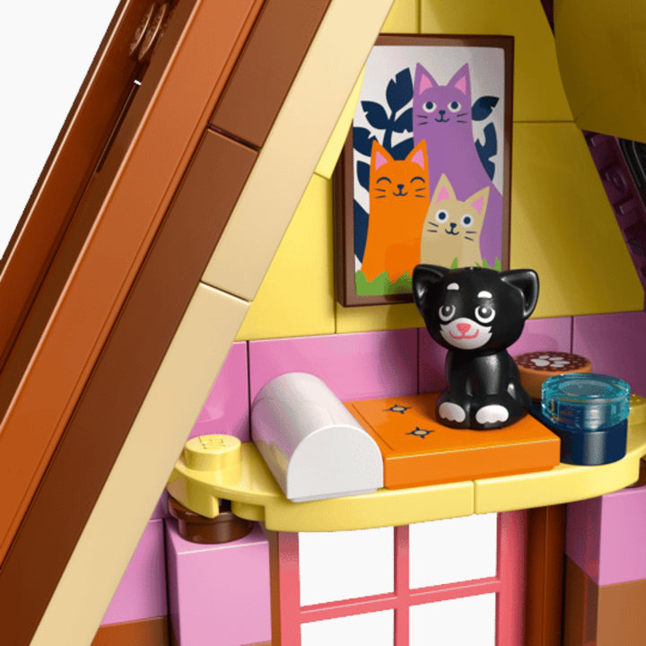 LEGO Nature Glamping Cabin