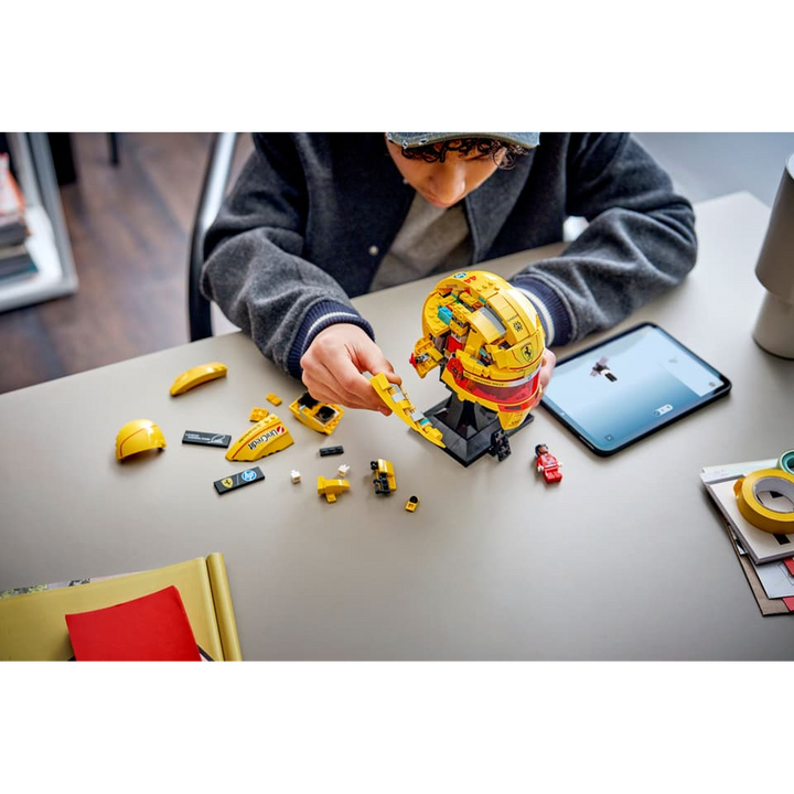 LEGO Scuderia Ferrari HP Lewis Hamilton